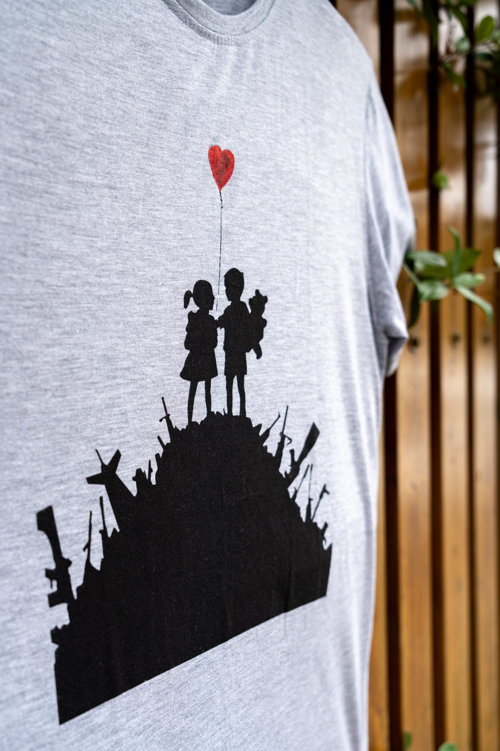 Kids On Guns Gray T-Shirt - Banksy Art Shop